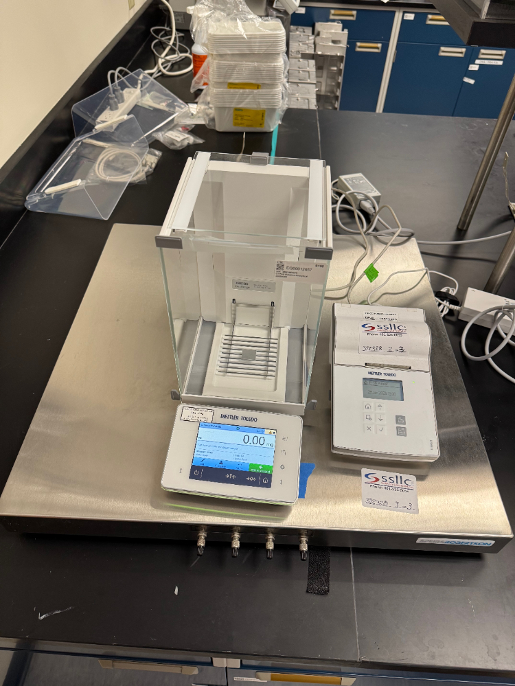 Image of Mettler Toledo XSR105 Analytical Balance W/ P56 Printer